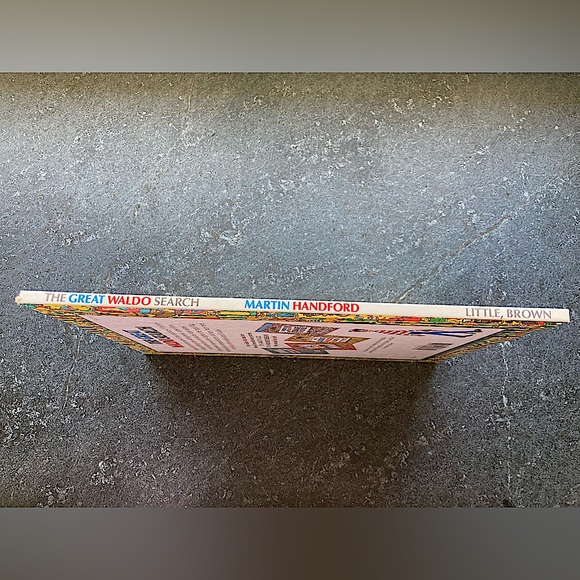 The Great Waldo Search - Yellow Hardcover Book 
c.1989 by Martin Handford - Picture 3 of 10